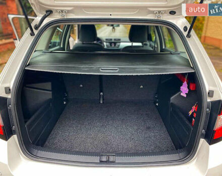 Белый Шкода Фабия, объемом двигателя 1.2 л и пробегом 180 тыс. км за 9800 $, фото 13 на Automoto.ua