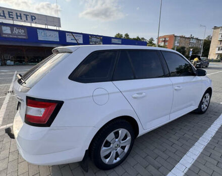 Белый Шкода Фабия, объемом двигателя 1.42 л и пробегом 228 тыс. км за 7999 $, фото 2 на Automoto.ua