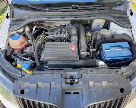 Белый Шкода Фабия, объемом двигателя 1.2 л и пробегом 273 тыс. км за 6350 $, фото 2 на Automoto.ua