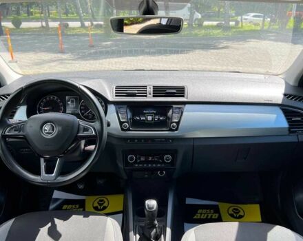 Білий Шкода Фабія, об'ємом двигуна 1.4 л та пробігом 310 тис. км за 9400 $, фото 11 на Automoto.ua