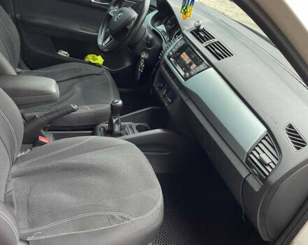 Білий Шкода Фабія, об'ємом двигуна 1.4 л та пробігом 210 тис. км за 8200 $, фото 8 на Automoto.ua