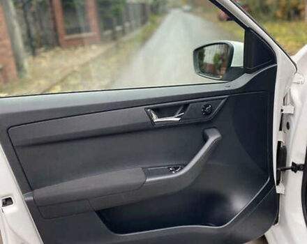 Белый Шкода Фабия, объемом двигателя 1.2 л и пробегом 180 тыс. км за 9800 $, фото 33 на Automoto.ua