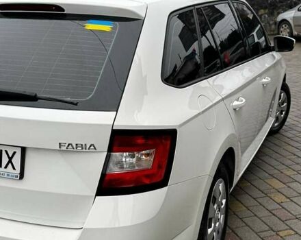 Белый Шкода Фабия, объемом двигателя 1.2 л и пробегом 259 тыс. км за 7300 $, фото 5 на Automoto.ua