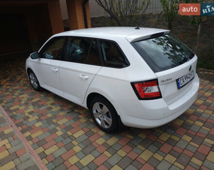 Белый Шкода Фабия, объемом двигателя 1.2 л и пробегом 180 тыс. км за 9800 $, фото 2 на Automoto.ua