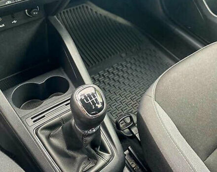 Белый Шкода Фабия, объемом двигателя 1.2 л и пробегом 180 тыс. км за 9800 $, фото 9 на Automoto.ua