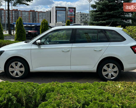 Білий Шкода Фабія, об'ємом двигуна 1.4 л та пробігом 310 тис. км за 9400 $, фото 3 на Automoto.ua