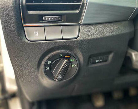 Белый Шкода Фабия, объемом двигателя 1.2 л и пробегом 180 тыс. км за 9800 $, фото 7 на Automoto.ua