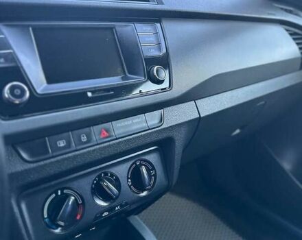 Белый Шкода Фабия, объемом двигателя 1.4 л и пробегом 224 тыс. км за 6950 $, фото 14 на Automoto.ua