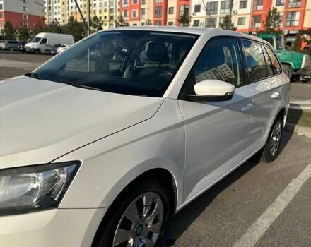 Белый Шкода Фабия, объемом двигателя 1.4 л и пробегом 224 тыс. км за 6950 $, фото 2 на Automoto.ua