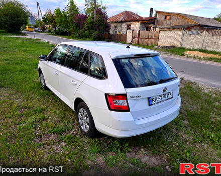 Белый Шкода Фабия, объемом двигателя 1 л и пробегом 135 тыс. км за 8600 $, фото 1 на Automoto.ua