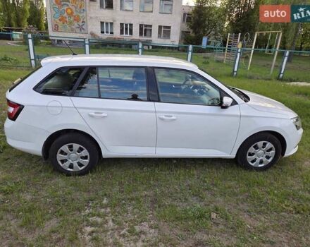 Белый Шкода Фабия, объемом двигателя 1 л и пробегом 135 тыс. км за 8550 $, фото 21 на Automoto.ua