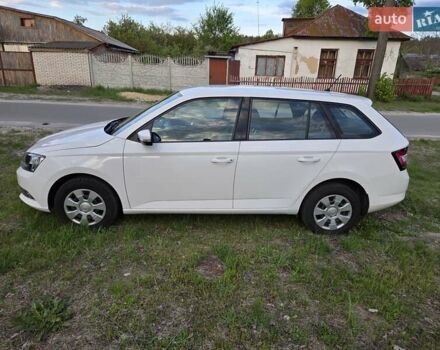 Белый Шкода Фабия, объемом двигателя 1 л и пробегом 135 тыс. км за 8550 $, фото 9 на Automoto.ua