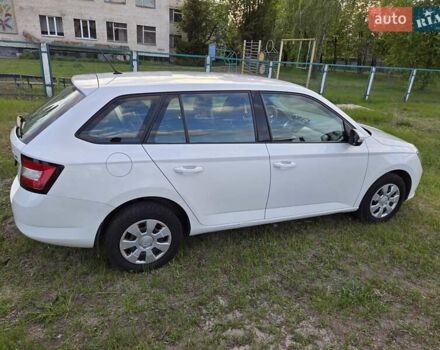 Белый Шкода Фабия, объемом двигателя 1 л и пробегом 135 тыс. км за 8550 $, фото 20 на Automoto.ua
