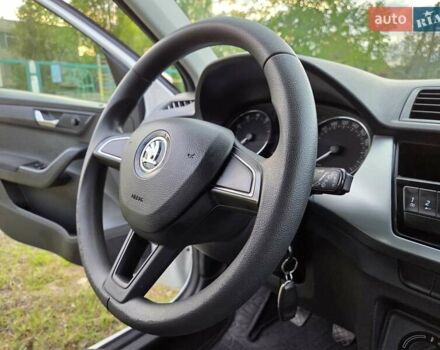 Белый Шкода Фабия, объемом двигателя 1 л и пробегом 135 тыс. км за 8550 $, фото 29 на Automoto.ua