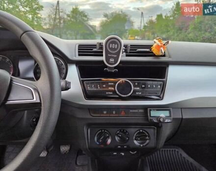 Белый Шкода Фабия, объемом двигателя 1 л и пробегом 135 тыс. км за 8550 $, фото 26 на Automoto.ua
