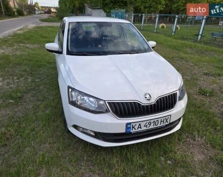Белый Шкода Фабия, объемом двигателя 1 л и пробегом 135 тыс. км за 8550 $, фото 3 на Automoto.ua