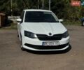 Белый Шкода Фабия, объемом двигателя 1.4 л и пробегом 130 тыс. км за 6300 $, фото 1 на Automoto.ua