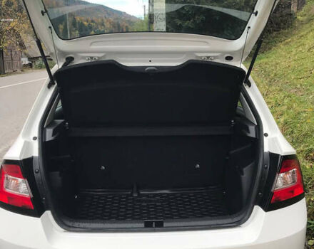 Белый Шкода Фабия, объемом двигателя 1 л и пробегом 130 тыс. км за 7500 $, фото 6 на Automoto.ua