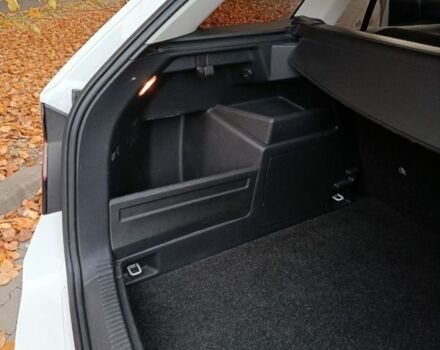 Белый Шкода Фабия, объемом двигателя 1 л и пробегом 180 тыс. км за 7300 $, фото 3 на Automoto.ua