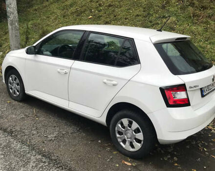 Белый Шкода Фабия, объемом двигателя 1 л и пробегом 130 тыс. км за 7500 $, фото 2 на Automoto.ua