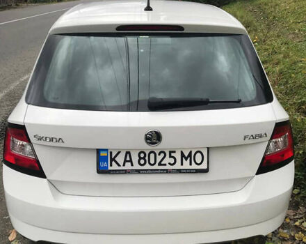Белый Шкода Фабия, объемом двигателя 1 л и пробегом 130 тыс. км за 7500 $, фото 3 на Automoto.ua