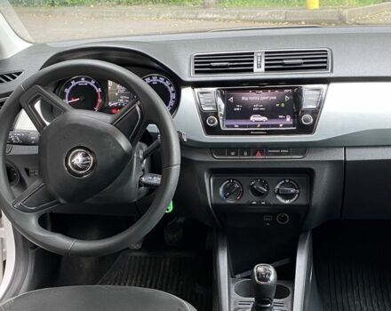 Білий Шкода Фабія, об'ємом двигуна 1 л та пробігом 152 тис. км за 7700 $, фото 6 на Automoto.ua