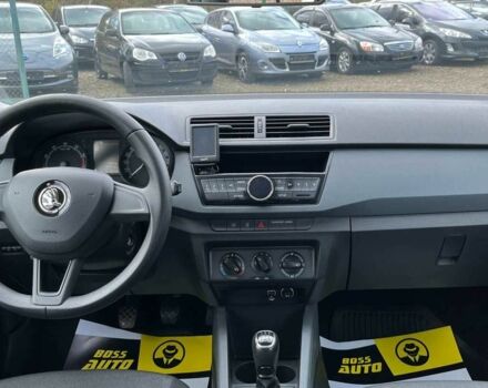 Белый Шкода Фабия, объемом двигателя 1 л и пробегом 84 тыс. км за 7450 $, фото 8 на Automoto.ua