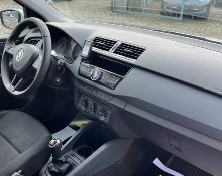 Белый Шкода Фабия, объемом двигателя 1 л и пробегом 84 тыс. км за 7450 $, фото 17 на Automoto.ua