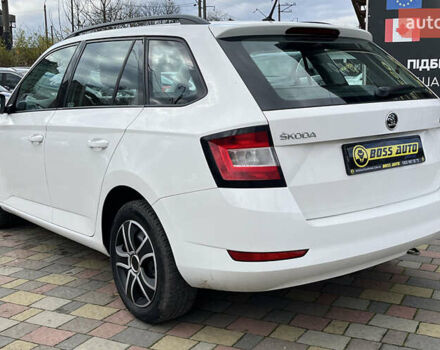 Белый Шкода Фабия, объемом двигателя 1 л и пробегом 84 тыс. км за 7450 $, фото 4 на Automoto.ua