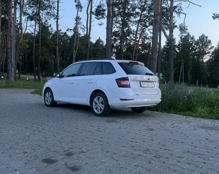Белый Шкода Фабия, объемом двигателя 1 л и пробегом 51 тыс. км за 9000 $, фото 3 на Automoto.ua