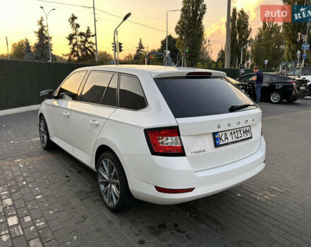 Белый Шкода Фабия, объемом двигателя 1 л и пробегом 133 тыс. км за 11800 $, фото 4 на Automoto.ua