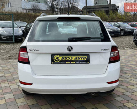 Белый Шкода Фабия, объемом двигателя 1 л и пробегом 84 тыс. км за 7450 $, фото 5 на Automoto.ua