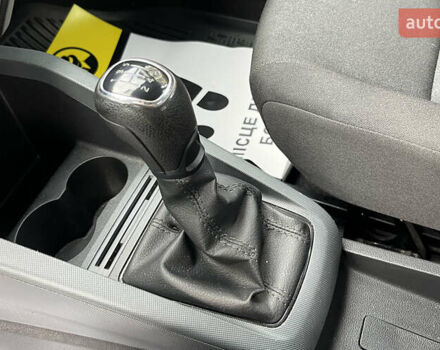 Белый Шкода Фабия, объемом двигателя 1 л и пробегом 84 тыс. км за 7450 $, фото 11 на Automoto.ua