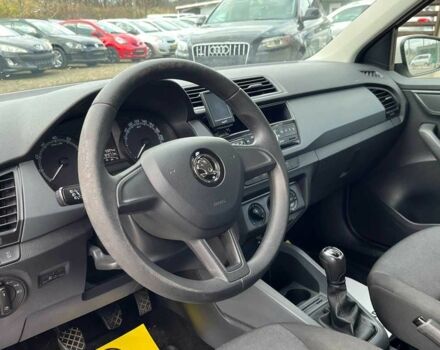 Белый Шкода Фабия, объемом двигателя 1 л и пробегом 84 тыс. км за 7450 $, фото 13 на Automoto.ua