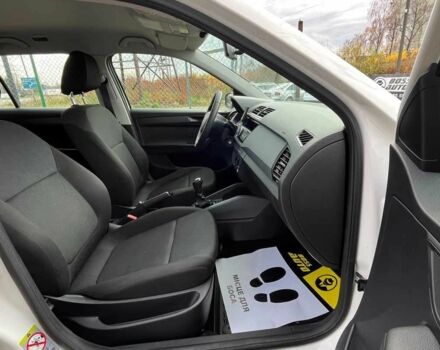 Белый Шкода Фабия, объемом двигателя 1 л и пробегом 84 тыс. км за 7450 $, фото 16 на Automoto.ua