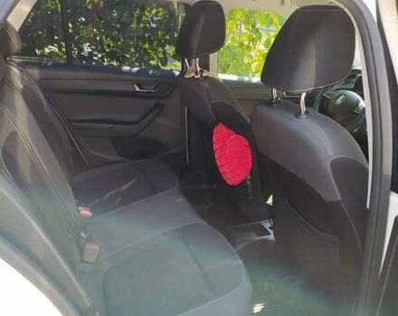 Белый Шкода Фабия, объемом двигателя 1 л и пробегом 189 тыс. км за 8099 $, фото 8 на Automoto.ua