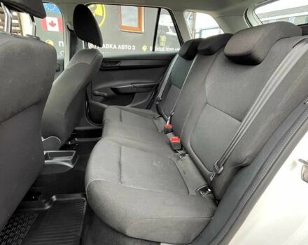 Белый Шкода Фабия, объемом двигателя 1 л и пробегом 84 тыс. км за 7450 $, фото 18 на Automoto.ua