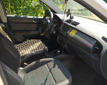 Белый Шкода Фабия, объемом двигателя 1 л и пробегом 189 тыс. км за 8099 $, фото 7 на Automoto.ua