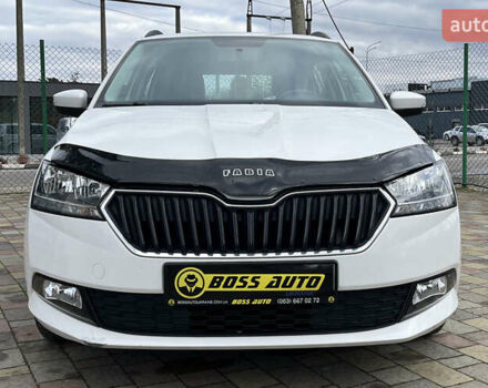 Белый Шкода Фабия, объемом двигателя 1 л и пробегом 84 тыс. км за 7450 $, фото 1 на Automoto.ua