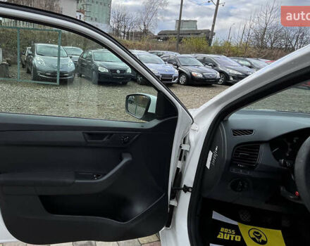 Белый Шкода Фабия, объемом двигателя 1 л и пробегом 84 тыс. км за 7450 $, фото 15 на Automoto.ua