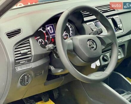 Белый Шкода Фабия, объемом двигателя 1 л и пробегом 65 тыс. км за 12500 $, фото 26 на Automoto.ua