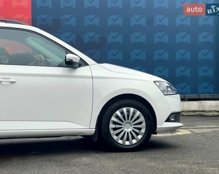 Белый Шкода Фабия, объемом двигателя 1 л и пробегом 70 тыс. км за 12500 $, фото 13 на Automoto.ua