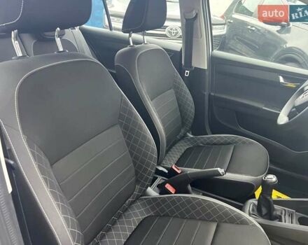 Белый Шкода Фабия, объемом двигателя 1 л и пробегом 70 тыс. км за 12500 $, фото 50 на Automoto.ua