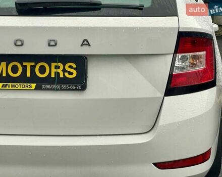 Белый Шкода Фабия, объемом двигателя 1 л и пробегом 65 тыс. км за 12500 $, фото 18 на Automoto.ua