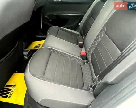 Белый Шкода Фабия, объемом двигателя 1 л и пробегом 70 тыс. км за 12500 $, фото 37 на Automoto.ua