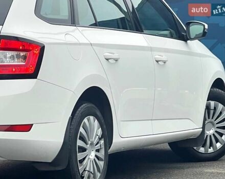 Белый Шкода Фабия, объемом двигателя 1 л и пробегом 70 тыс. км за 12500 $, фото 15 на Automoto.ua