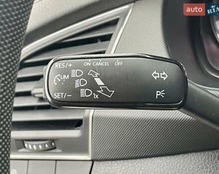 Белый Шкода Фабия, объемом двигателя 1 л и пробегом 65 тыс. км за 12500 $, фото 35 на Automoto.ua