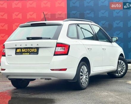 Белый Шкода Фабия, объемом двигателя 1 л и пробегом 70 тыс. км за 12500 $, фото 3 на Automoto.ua