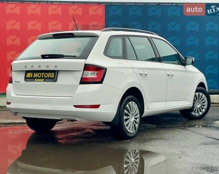 Белый Шкода Фабия, объемом двигателя 1 л и пробегом 65 тыс. км за 12500 $, фото 2 на Automoto.ua