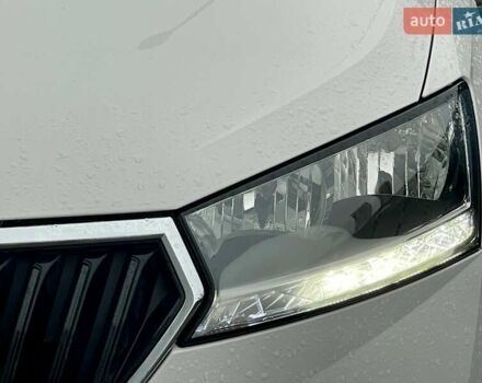 Белый Шкода Фабия, объемом двигателя 1 л и пробегом 65 тыс. км за 12500 $, фото 10 на Automoto.ua